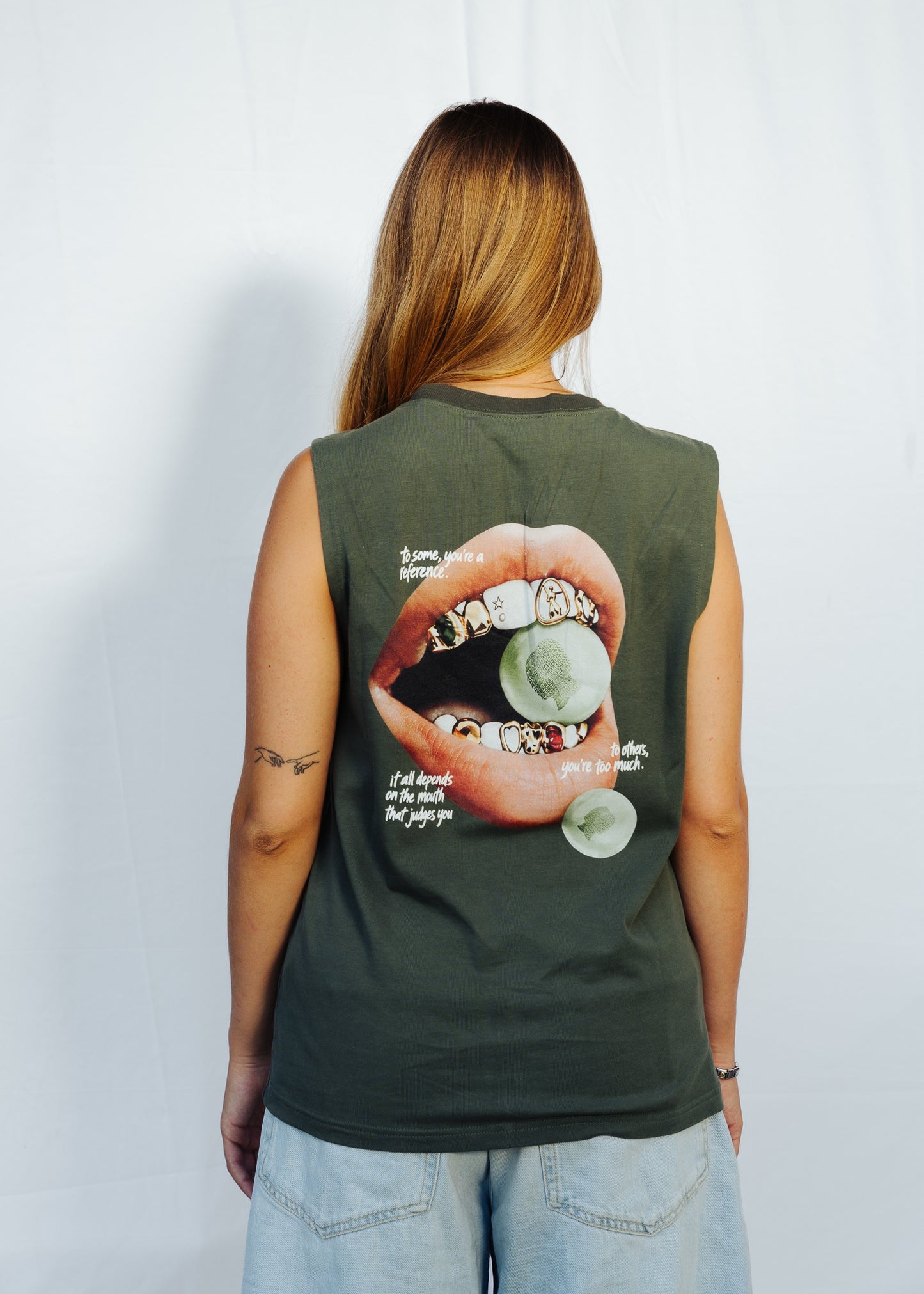 TASTE SLEEVELESS TEE