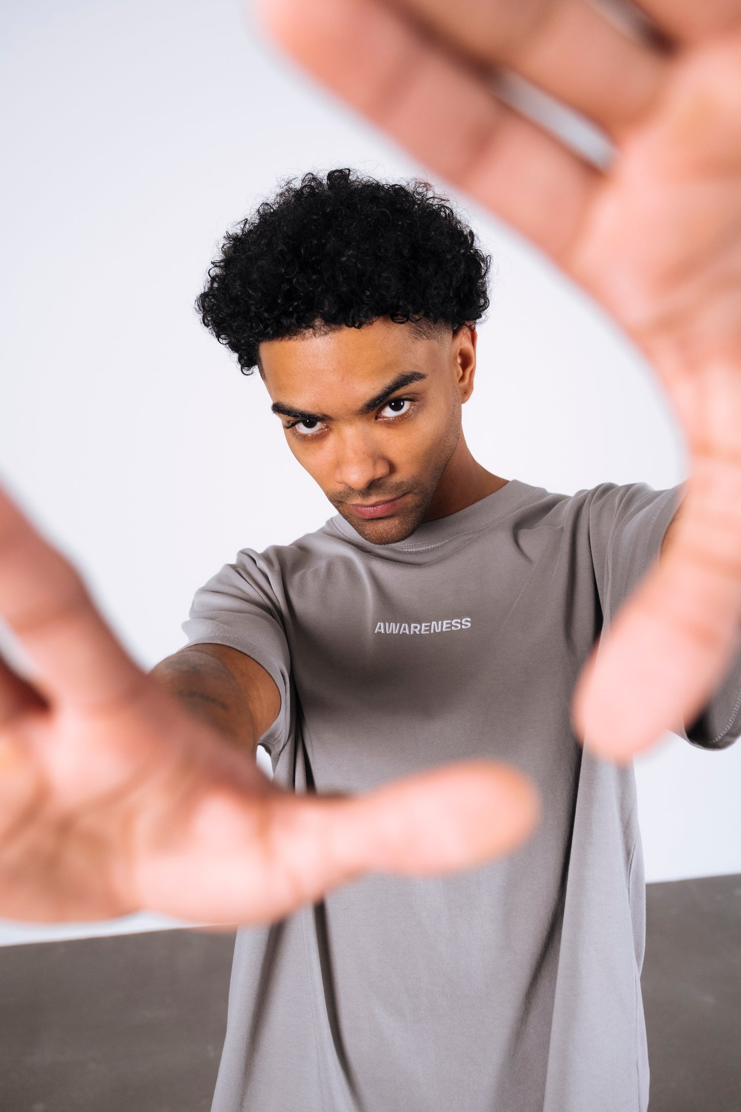 PRESENT T-SHIRT CLOUDBURST