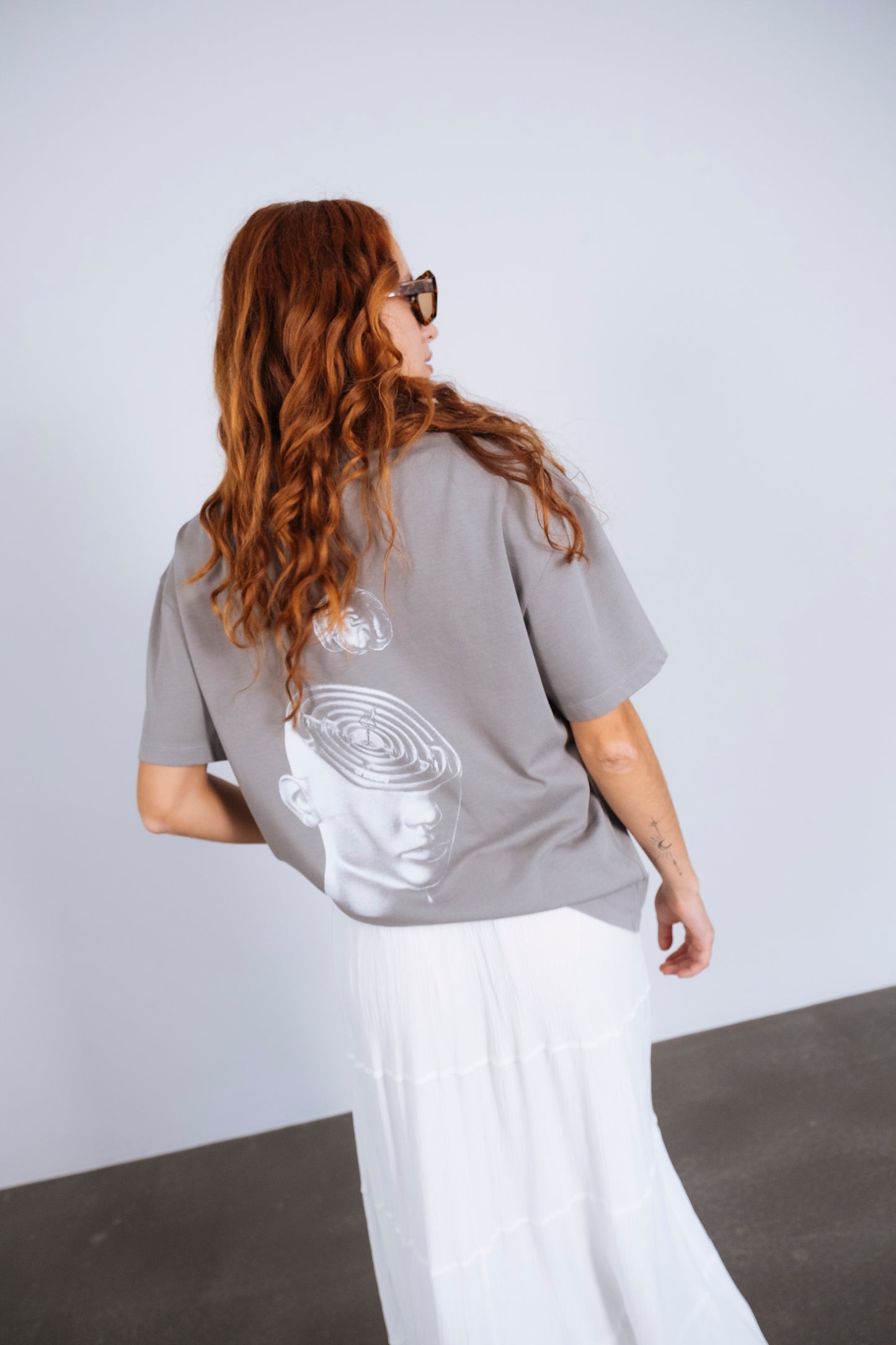 PRESENT T-SHIRT CLOUDBURST